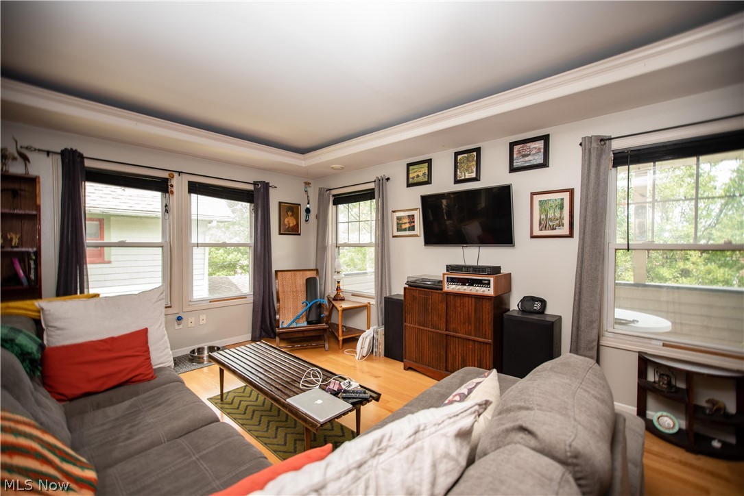 10309 Baltic Road Cleveland, OH 44102 - Photo 4 of 34 Gallery Image 4