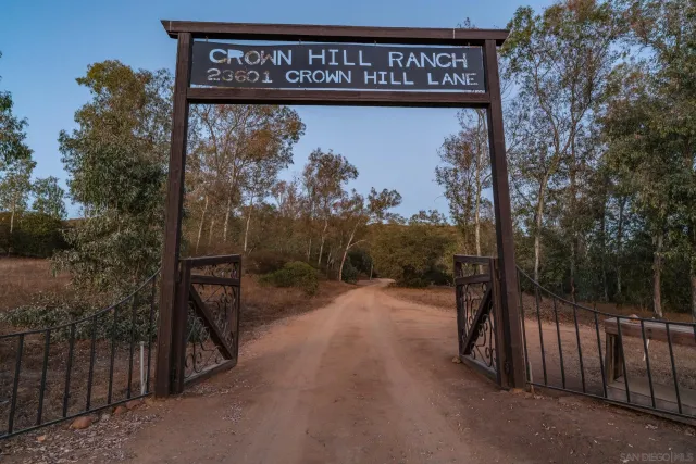 a view of a pathway of a park
