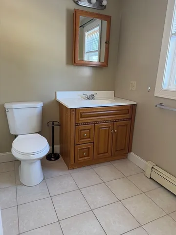 $2,100 | 52 Floral Street, Unit 2, Taunton, MA 02780