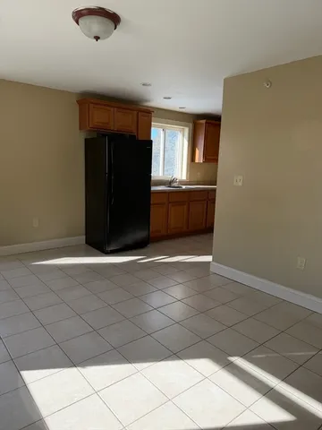 $2,100 | 52 Floral Street, Unit 2, Taunton, MA 02780