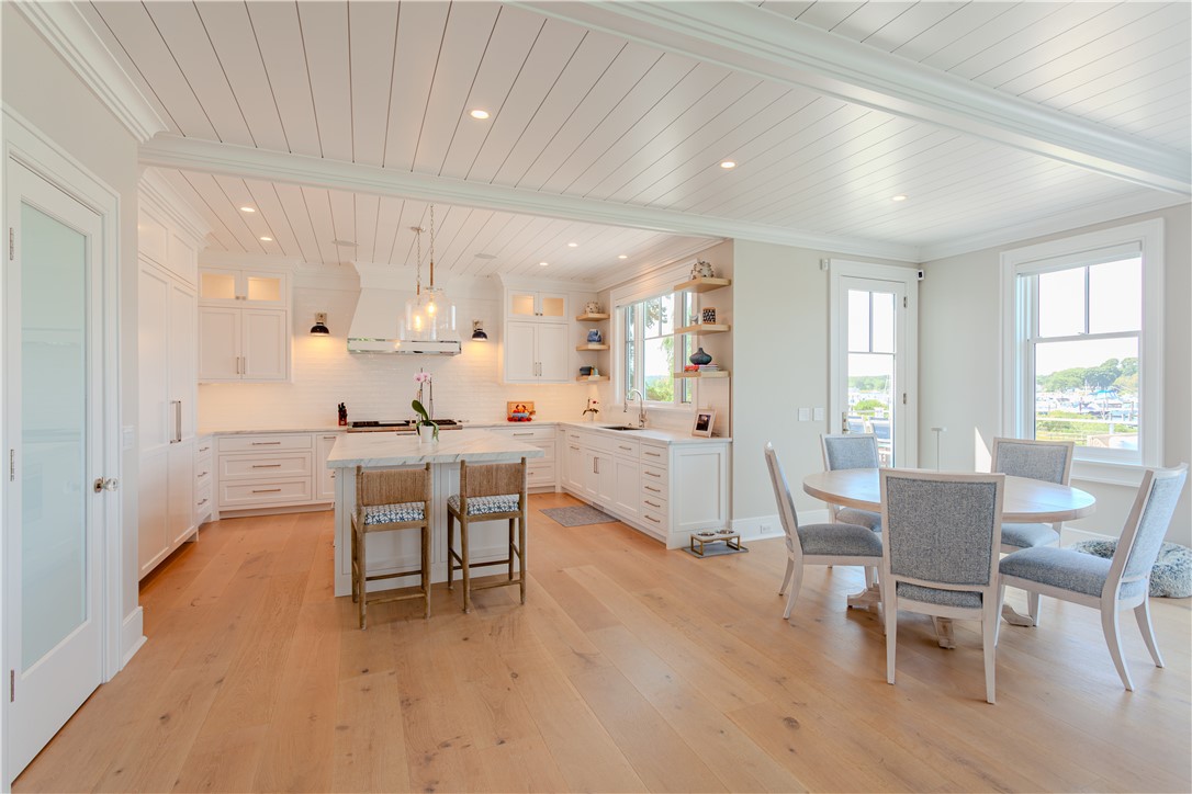 39 Avondale Road Westerly, RI 02891 - Photo 6 of 11