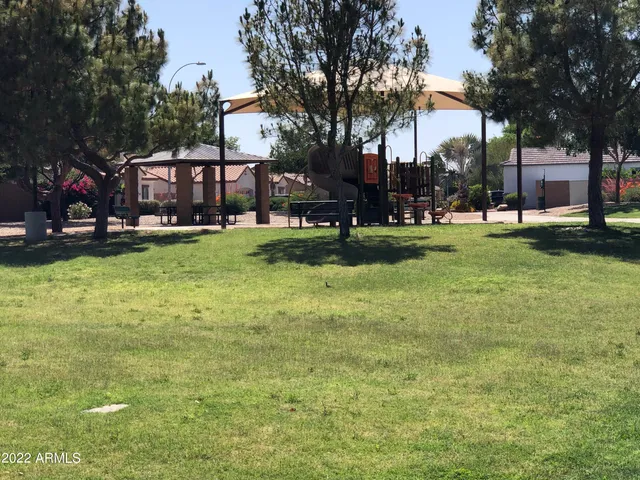 a view of a yard in front of a building