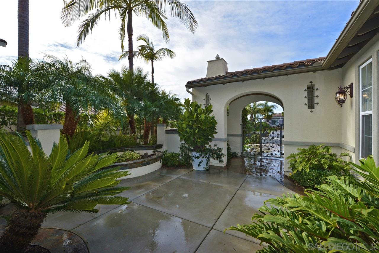 559 Hidden Ridge Court Encinitas, CA 92024 - Photo 3 of 25