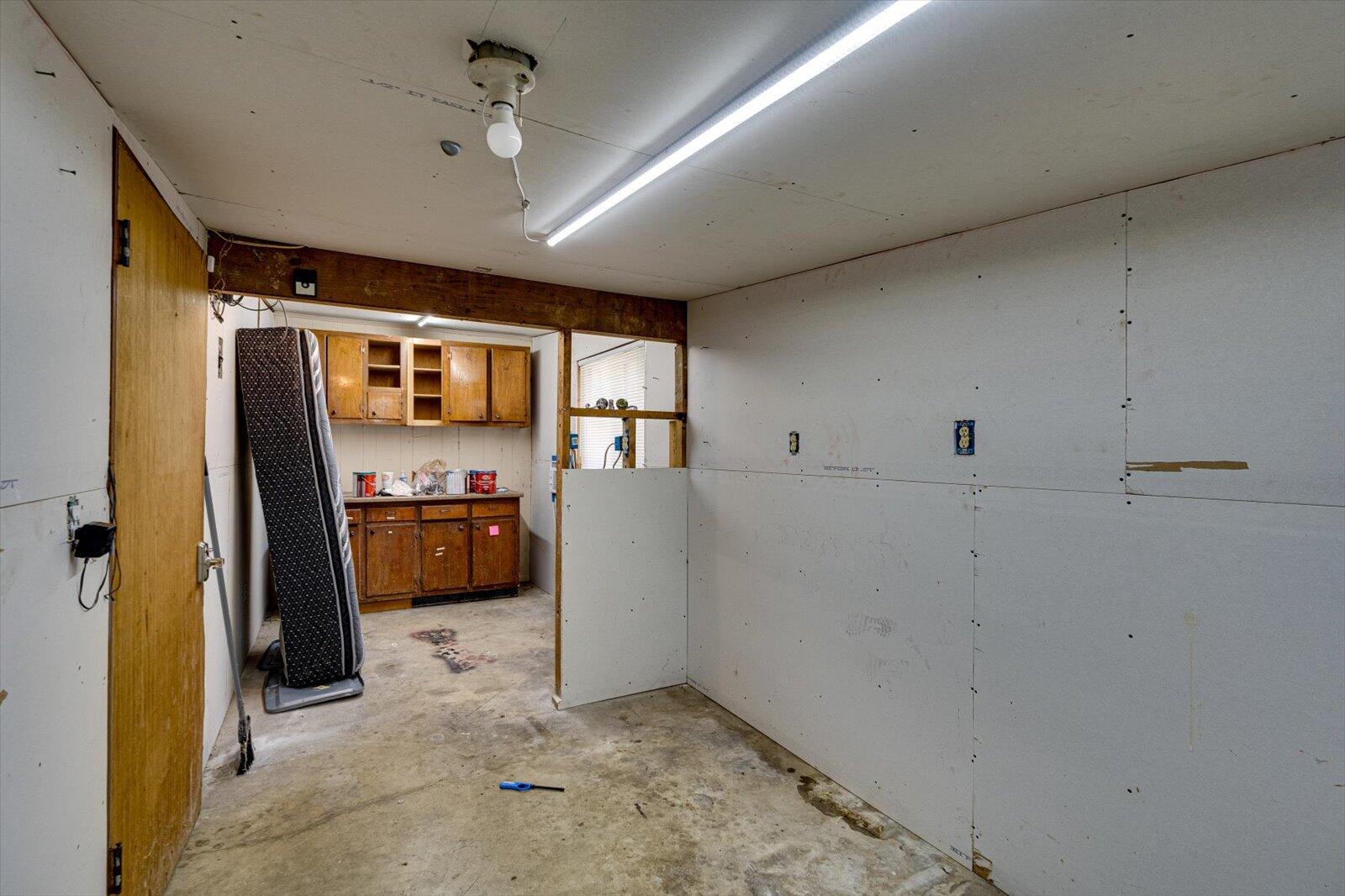 1508 Kippy Drive Chattanooga, TN 37421 - Photo 21 of 32 Exterior Storage with Window A/C