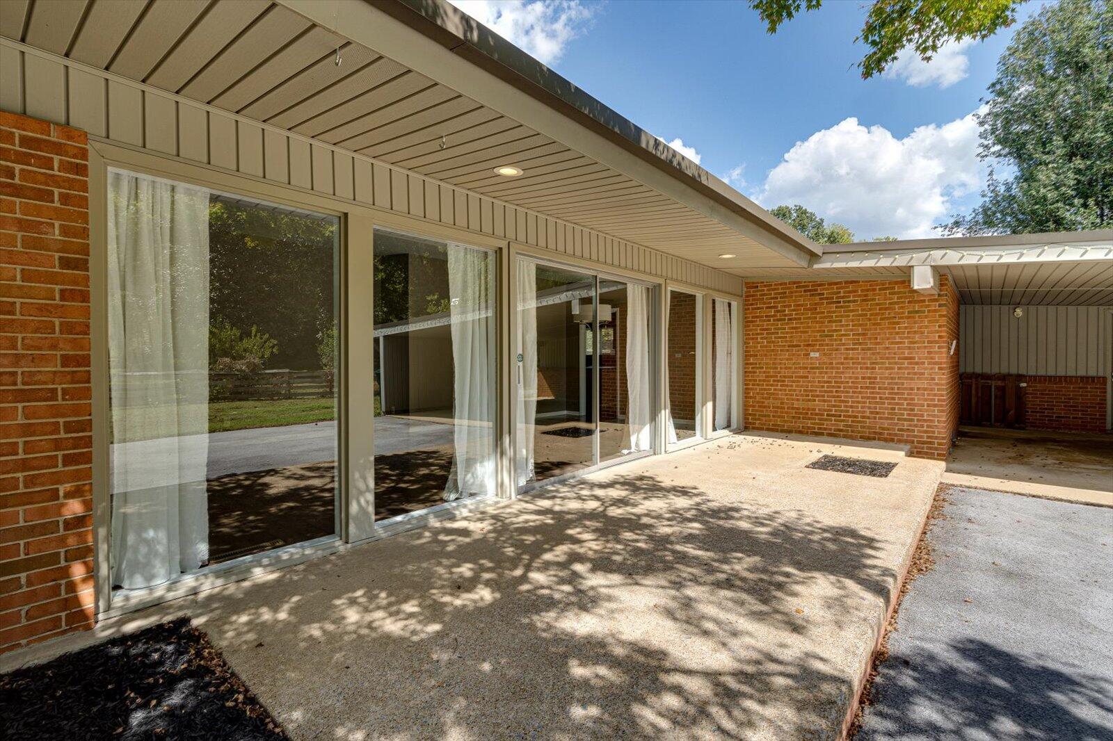 1508 Kippy Drive Chattanooga, TN 37421 - Photo 3 of 32 Side Patio