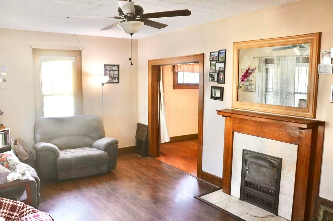 245 Rugg Avenue Newark, OH 43055 - Photo 11 of 24 Living Room