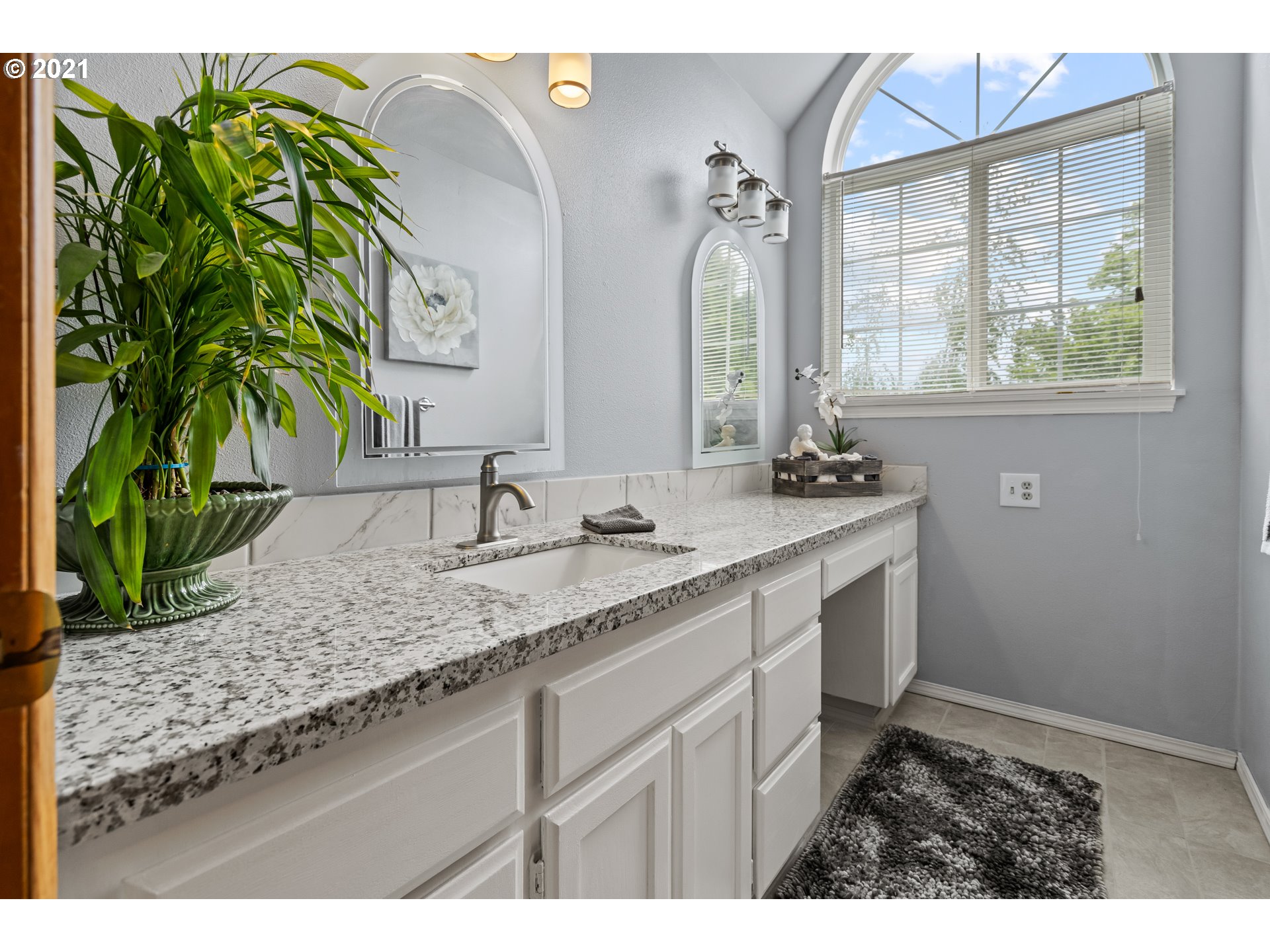 16800 Southwest Hargis Road Beaverton, OR 97007 - Photo 19 of 27 Gallery Image 19