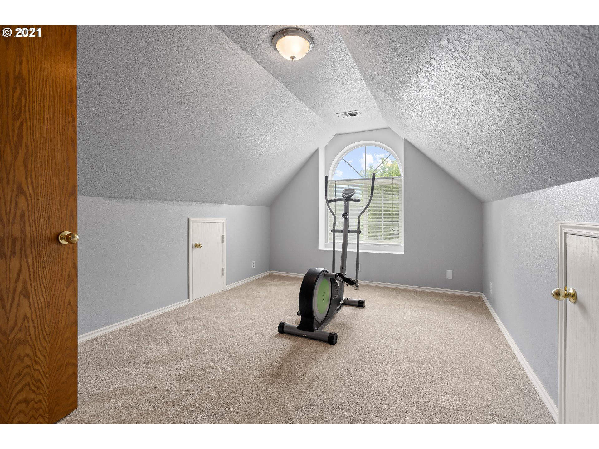 16800 Southwest Hargis Road Beaverton, OR 97007 - Photo 20 of 27 Gallery Image 20