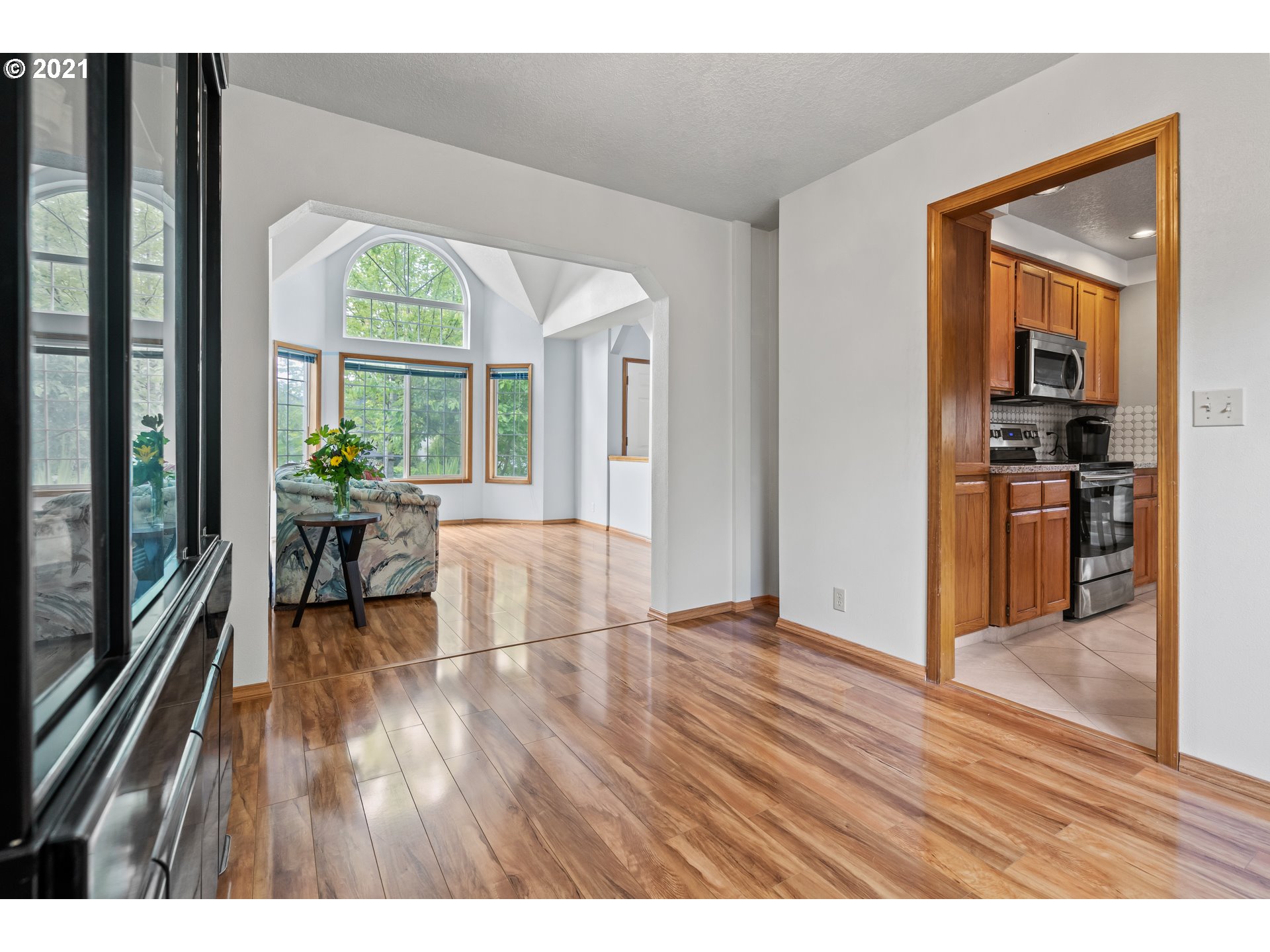 16800 Southwest Hargis Road Beaverton, OR 97007 - Photo 7 of 27 Gallery Image 7