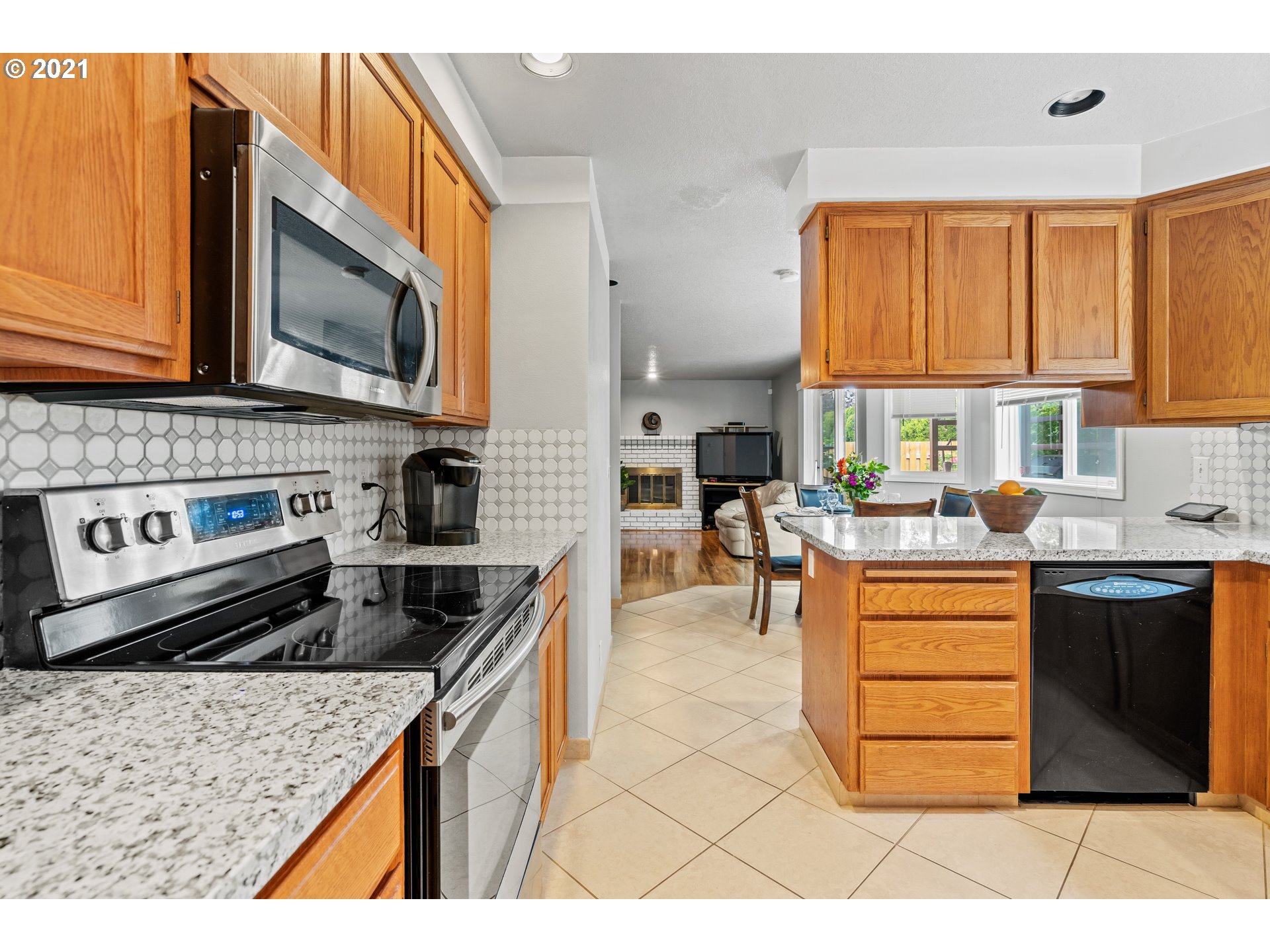 16800 Southwest Hargis Road Beaverton, OR 97007 - Photo 8 of 27 Gallery Image 8