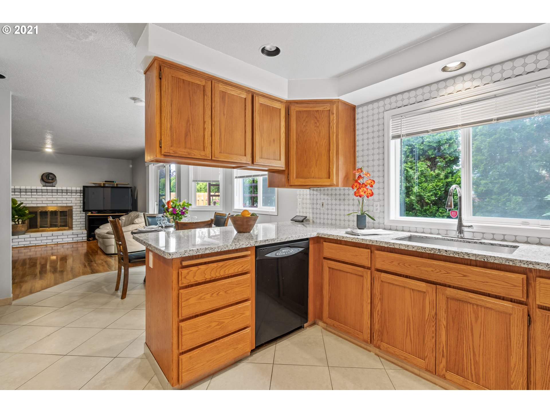 16800 Southwest Hargis Road Beaverton, OR 97007 - Photo 9 of 27 Gallery Image 9