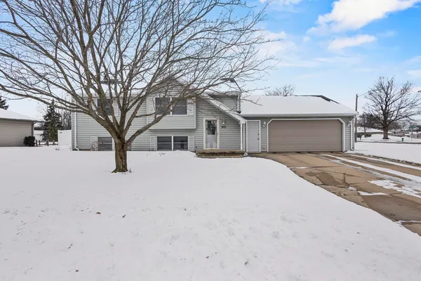 $269,900 | 1601 South Sundown Lane, Appleton, WI 54915