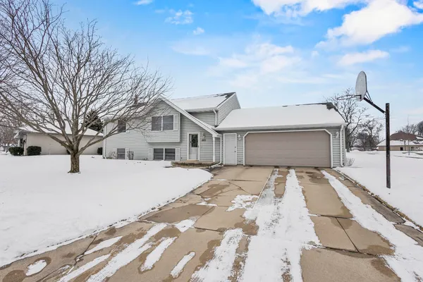 $269,900 | 1601 South Sundown Lane, Appleton, WI 54915