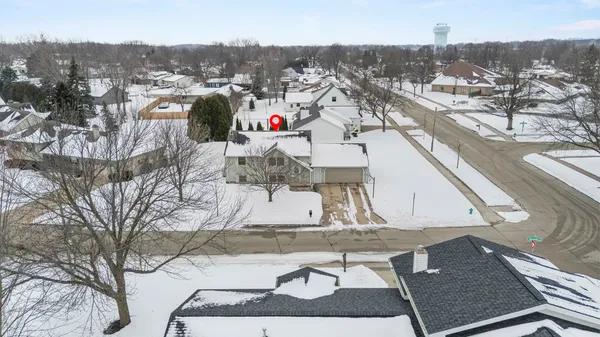 $269,900 | 1601 South Sundown Lane, Appleton, WI 54915
