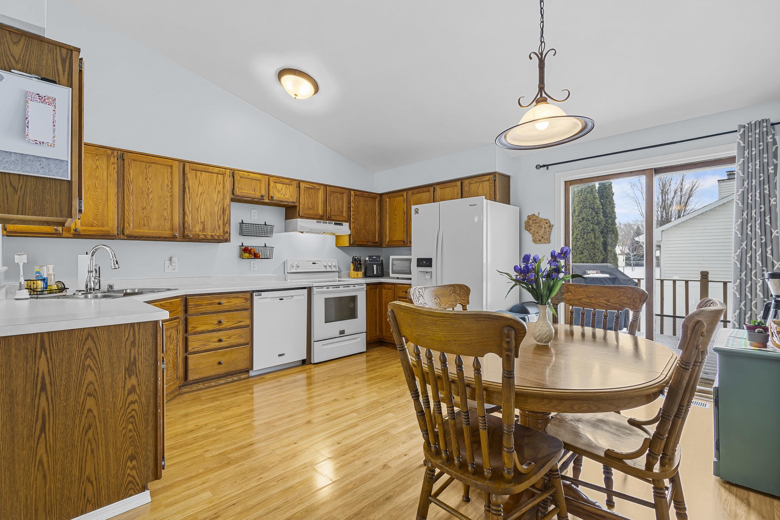 1601 South Sundown Lane Appleton, WI 54915 - Photo 9 of 41