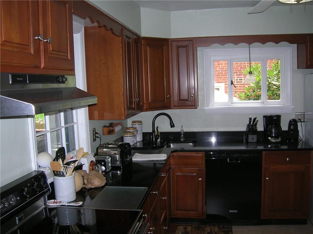 143 Spring Grove Road Pittsburgh, PA 15235 - Photo 6 of 18 Gallery Image 6