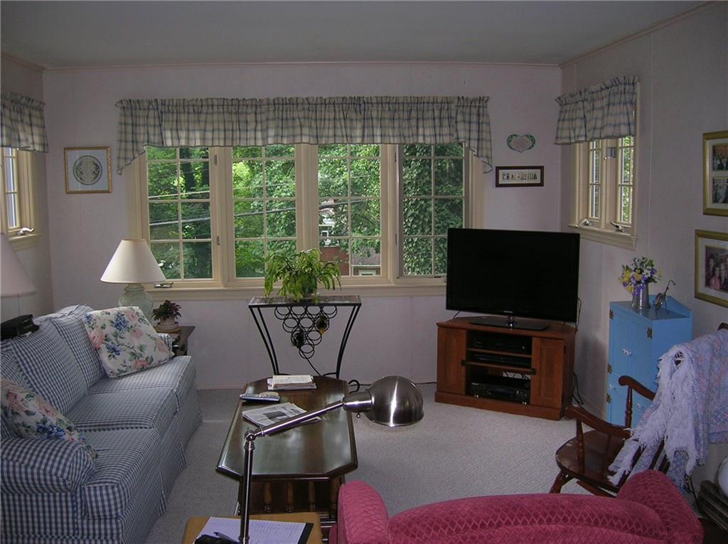 143 Spring Grove Road Pittsburgh, PA 15235 - Photo 7 of 18 Gallery Image 7