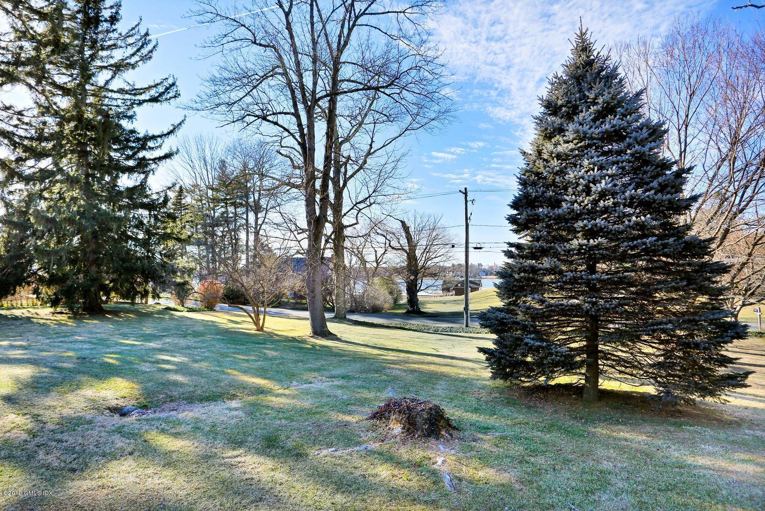 90 Club Road Riverside, CT 06878 - Photo 17 of 20 a view of a field