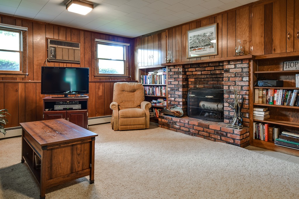 4 Spring Lane Hopkinton, MA 01748 - Photo 17 of 26