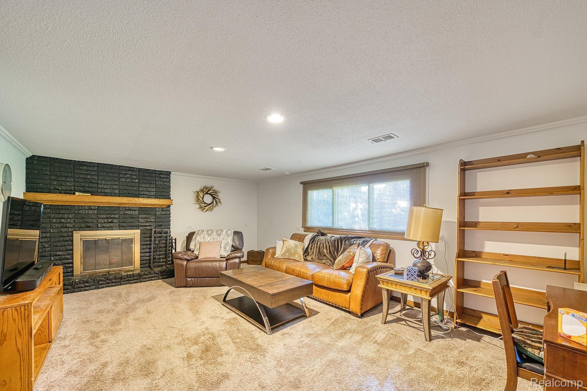 6979 Hatchery Road Waterford, MI 48327 - Photo 18 of 32 Gallery Image 18