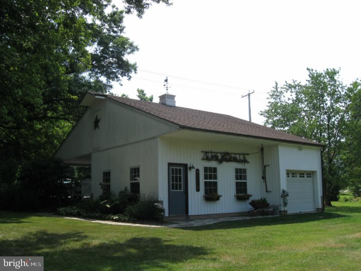1555 Old Lancaster Pike Sinking Spring, PA 19608 - Photo 4 of 25 Gallery Image 4