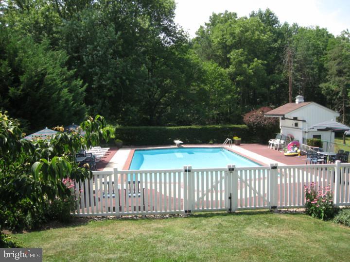 1555 Old Lancaster Pike Sinking Spring, PA 19608 - Photo 7 of 25 Gallery Image 7