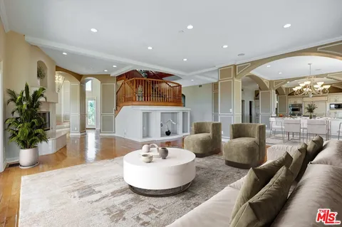 $2,998,000 | 1248 East Tujunga Avenue, Burbank, CA 91501
