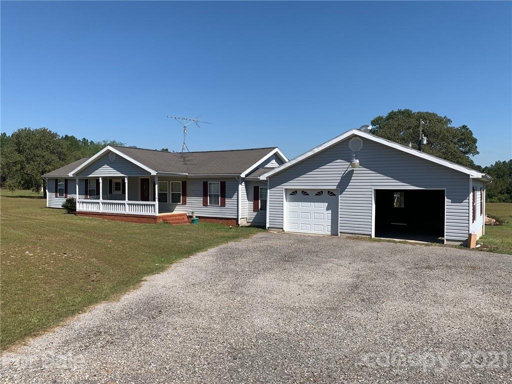 2272 Beaver Dam Road Cassatt, SC 29032 - Photo 3 of 30 Gallery Image 3