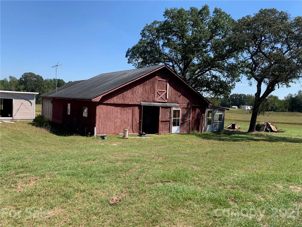 2272 Beaver Dam Road Cassatt, SC 29032 - Photo 4 of 30 Gallery Image 4