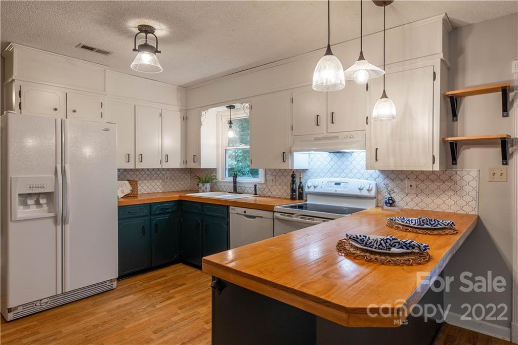 115 Sherwood Drive Morganton, NC 28655 - Photo 5 of 18