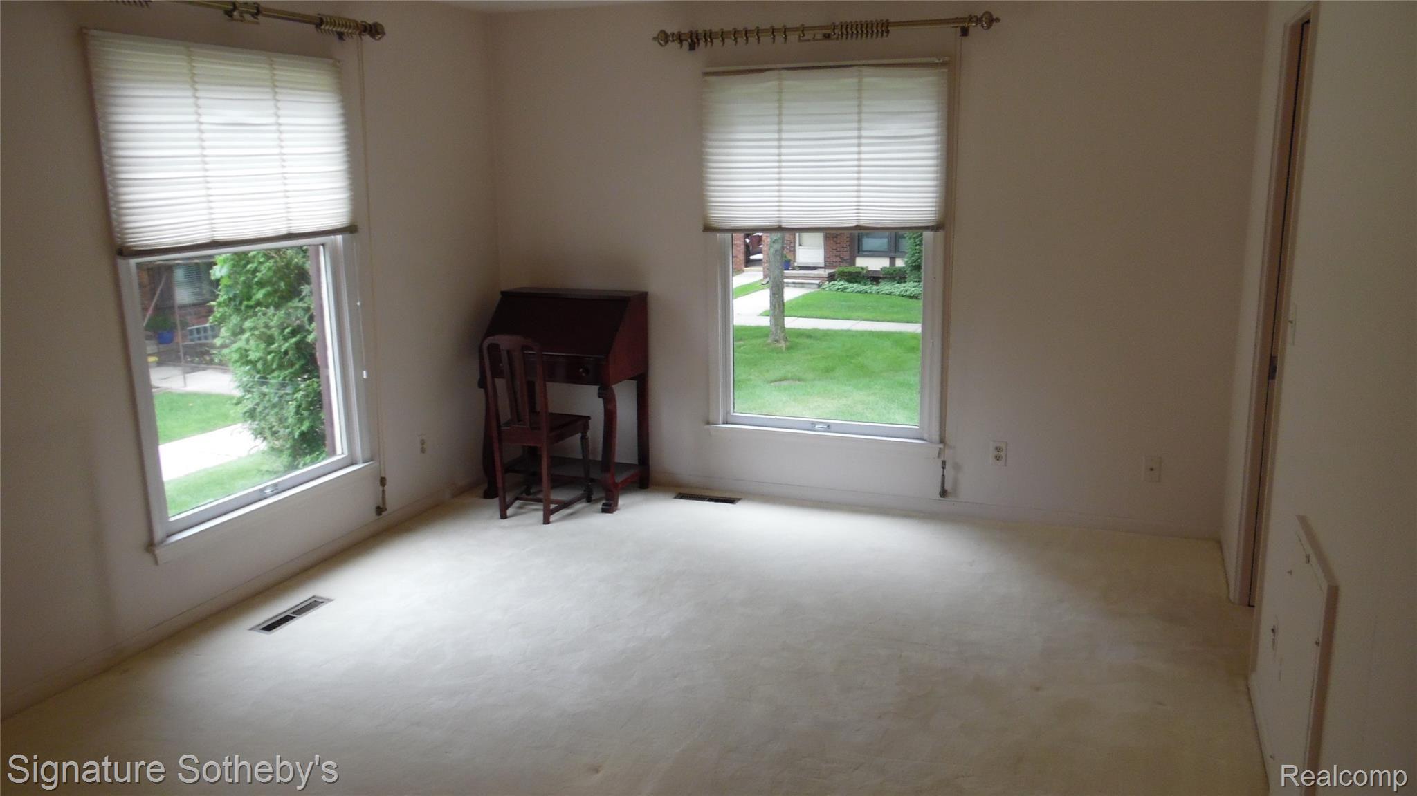 1750 Vernier Road, Unit 5 Grosse Pointe, MI 48236 - Photo 7 of 33 SAM_5571.JPG