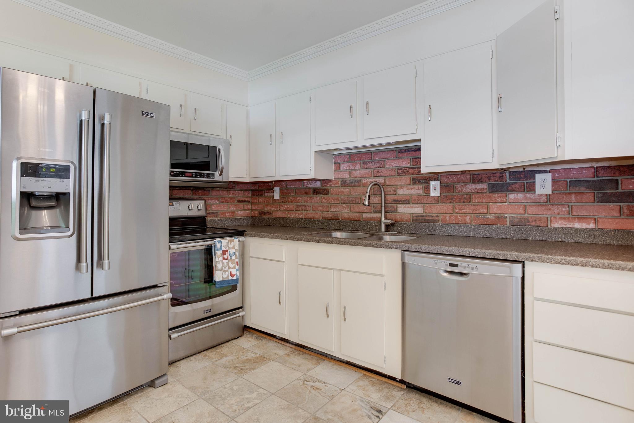 7928 Elizabeth Road Pasadena, MD 21122 - Photo 16 of 28 Kitchen