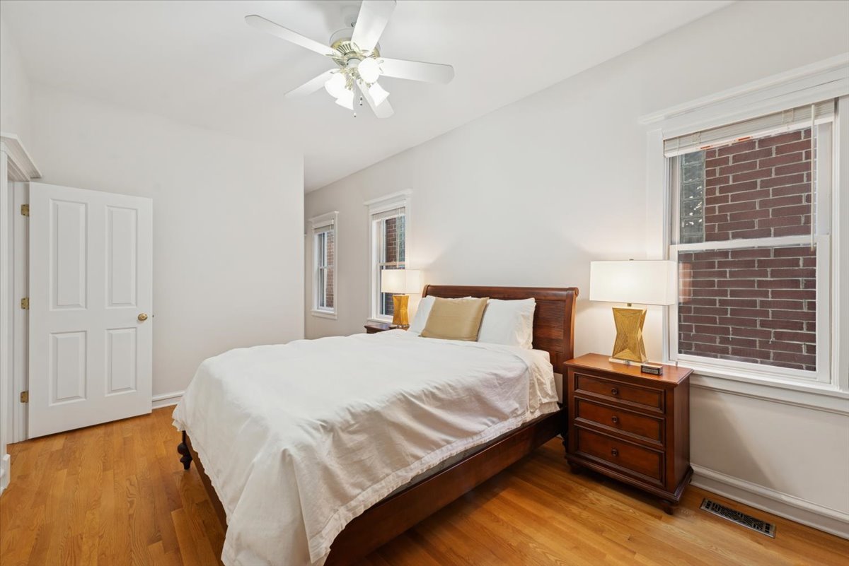 2850 North Burling Street, Unit 3 Chicago, IL 60657 - Photo 12 of 19