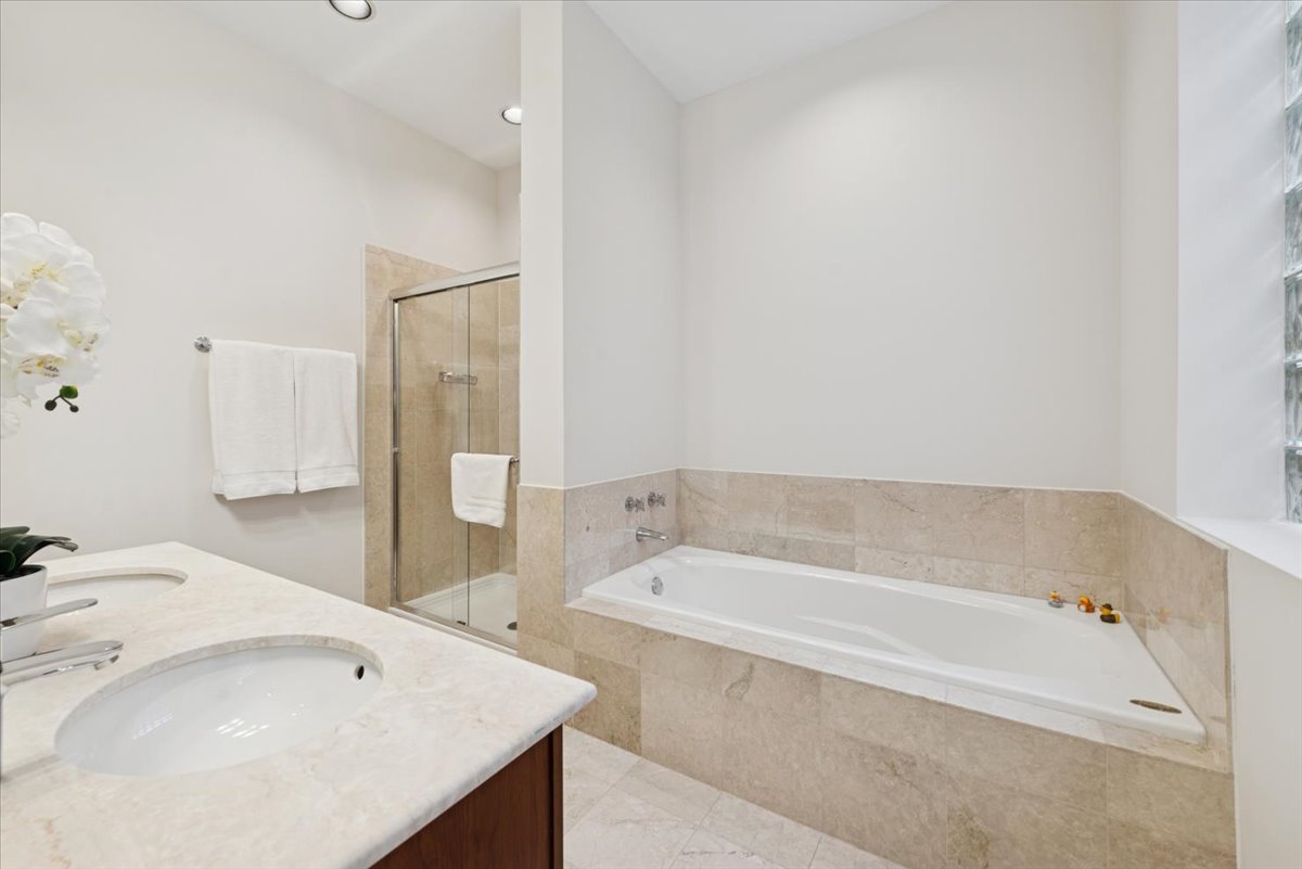2850 North Burling Street, Unit 3 Chicago, IL 60657 - Photo 13 of 19