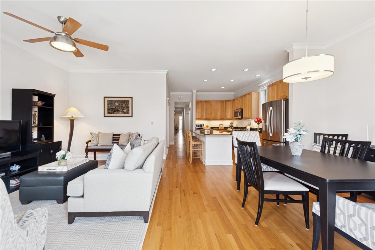 2850 North Burling Street, Unit 3 Chicago, IL 60657 - Photo 5 of 19
