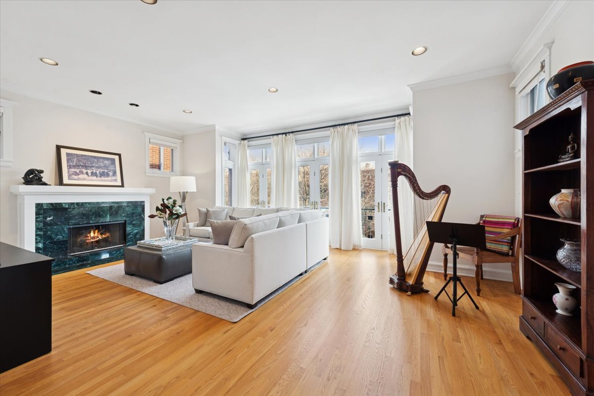 2850 North Burling Street, Unit 3 Chicago, IL 60657 - Photo 8 of 19