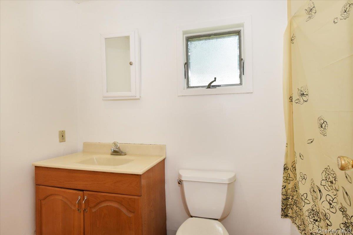 22 Chatham Road Commack, NY 11725 - Photo 32 of 37