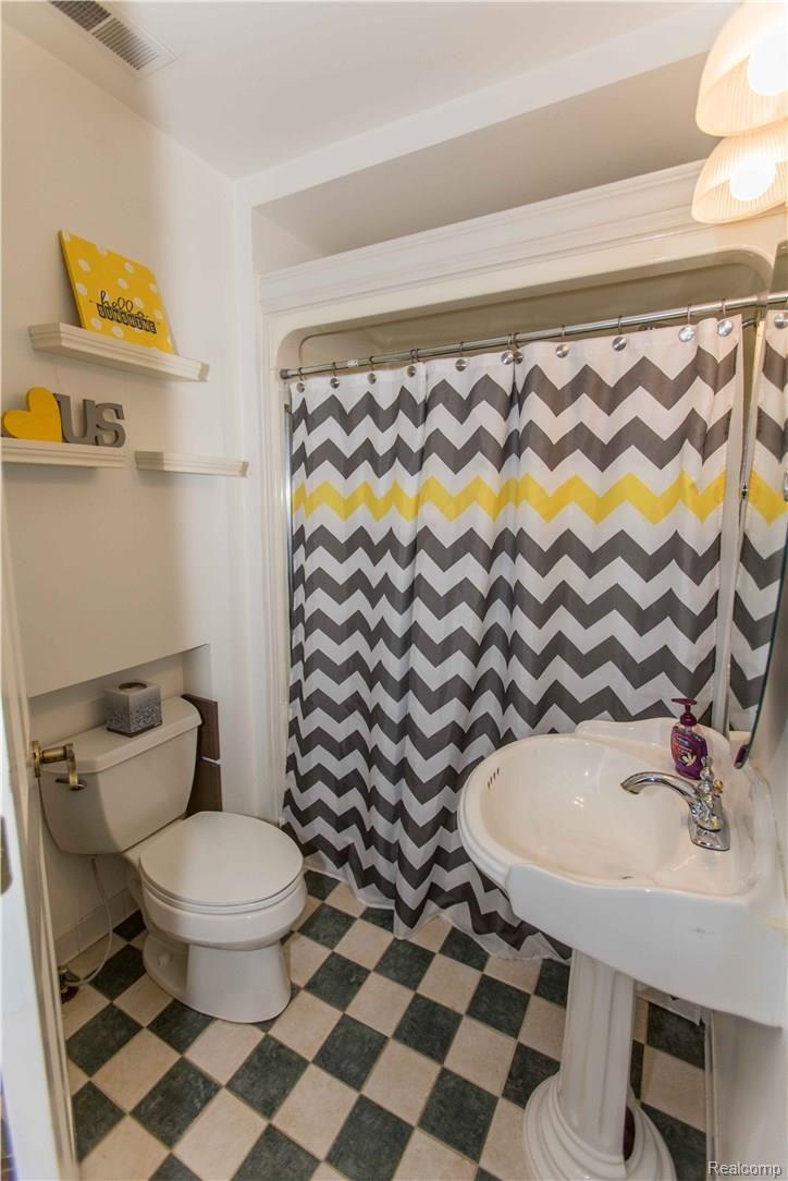 32641 Kelly Road Fraser, MI 48026 - Photo 25 of 31 Kelly St._-25