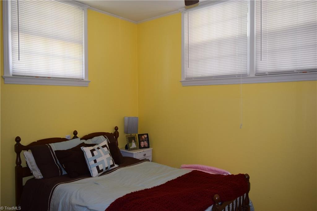 4339 Kimmeridge Road Greensboro, NC 27406 - Photo 10 of 20 Gallery Image 10