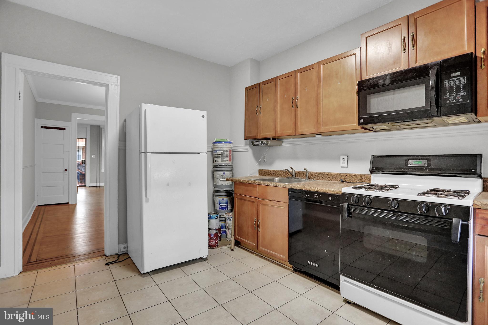 2853 Mayfield Avenue Baltimore, MD 21213 - Photo 6 of 22