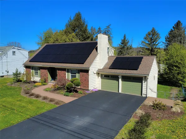 $324,900 | 7 Brookside Avenue East, Apalachin, NY 13732