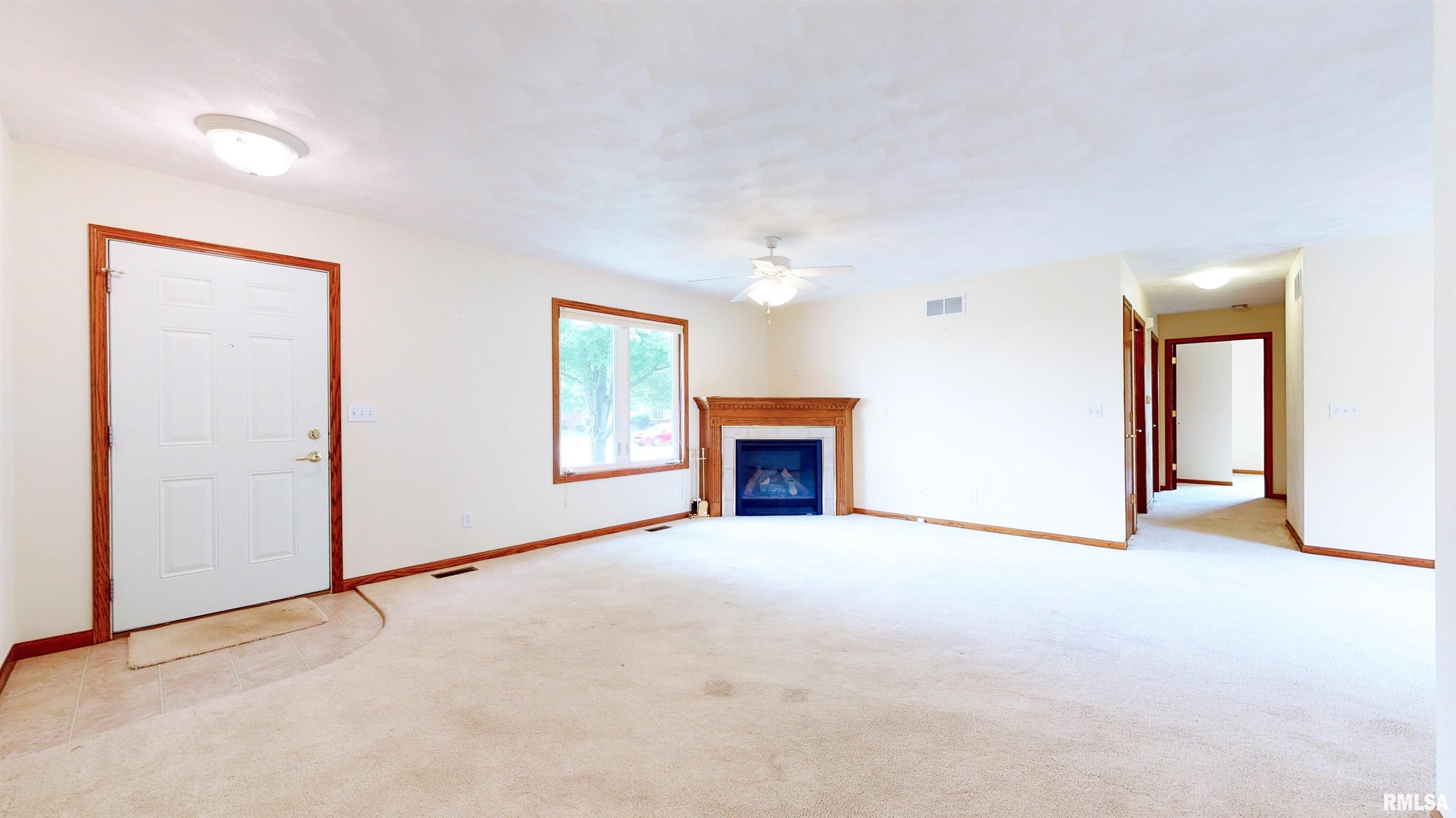 105 Comfort Way Washington, IL 61571 - Photo 2 of 25 Gallery Image 2