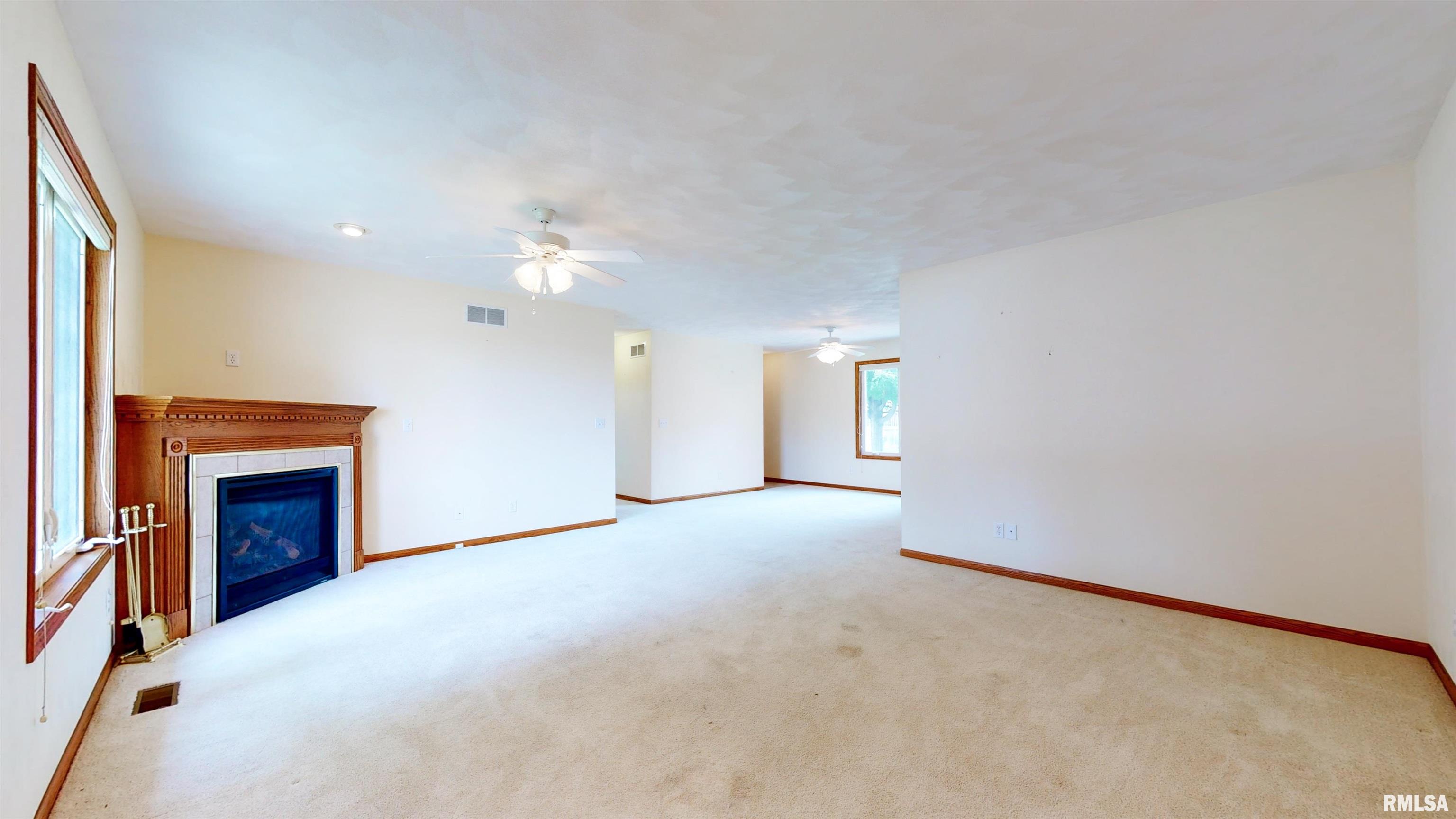 105 Comfort Way Washington, IL 61571 - Photo 3 of 25 Gallery Image 3