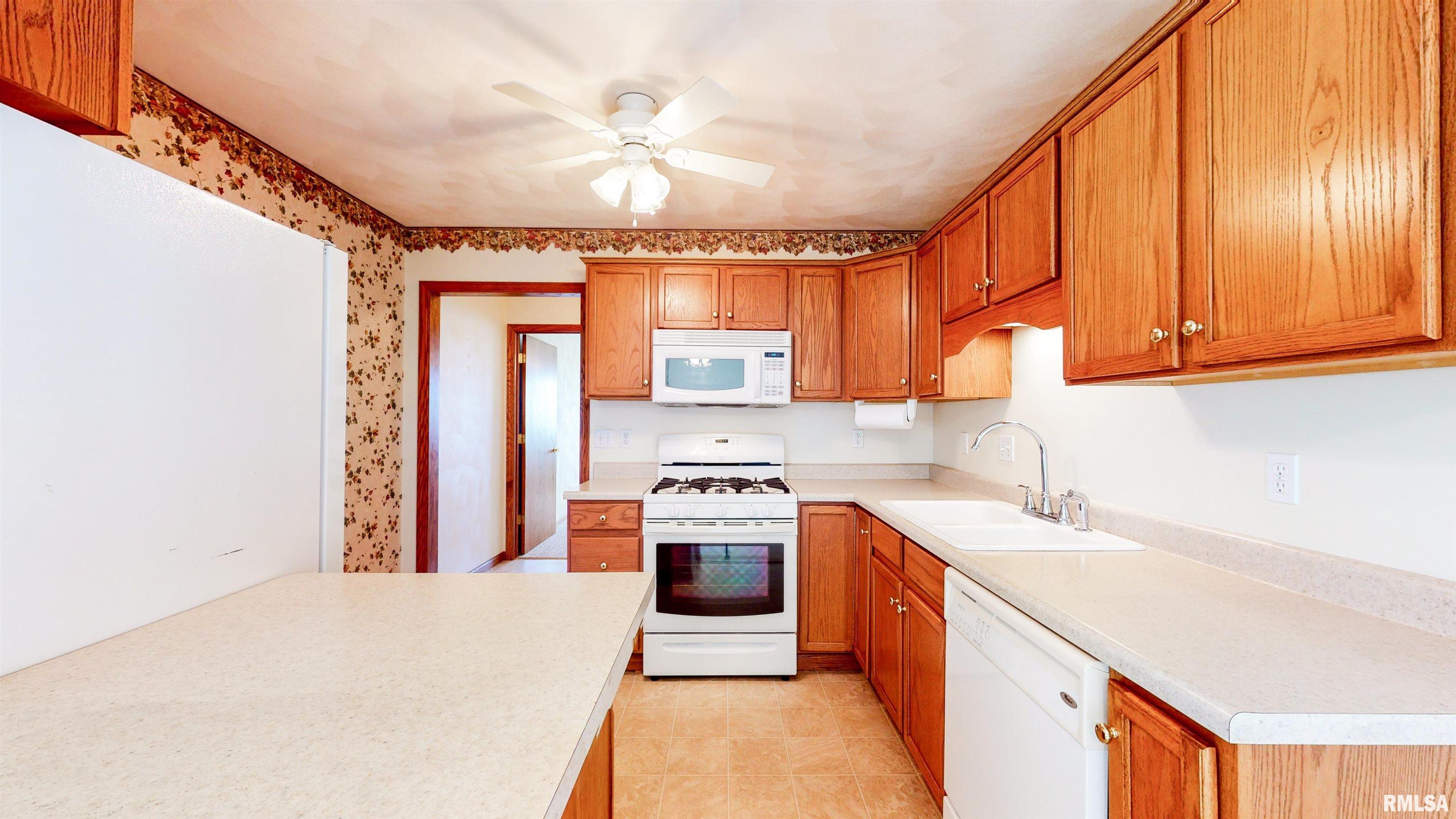 105 Comfort Way Washington, IL 61571 - Photo 5 of 25 Gallery Image 5