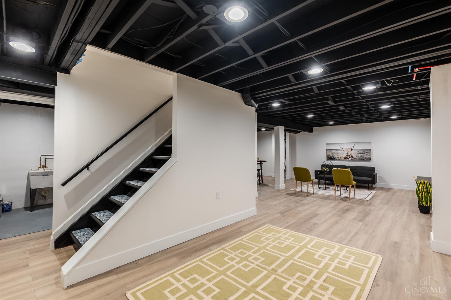 6615 Roe Street Cincinnati, OH 45227 - Photo 32 of 41 Gallery Image 32