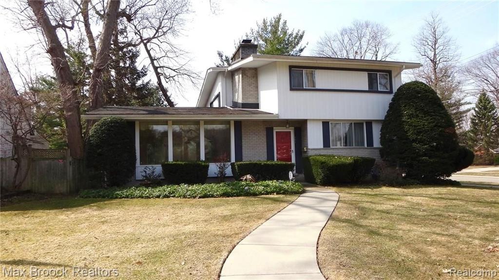 295 Cloverly Road Grosse Pointe Farms, MI 48236 - Photo 1 of 40