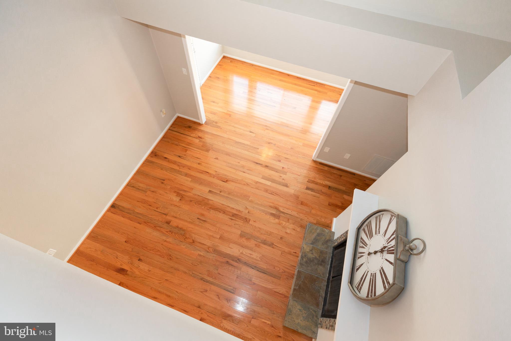 2233 Hunter's Run Drive Reston, VA 20191 - Photo 15 of 50 a view of entryway