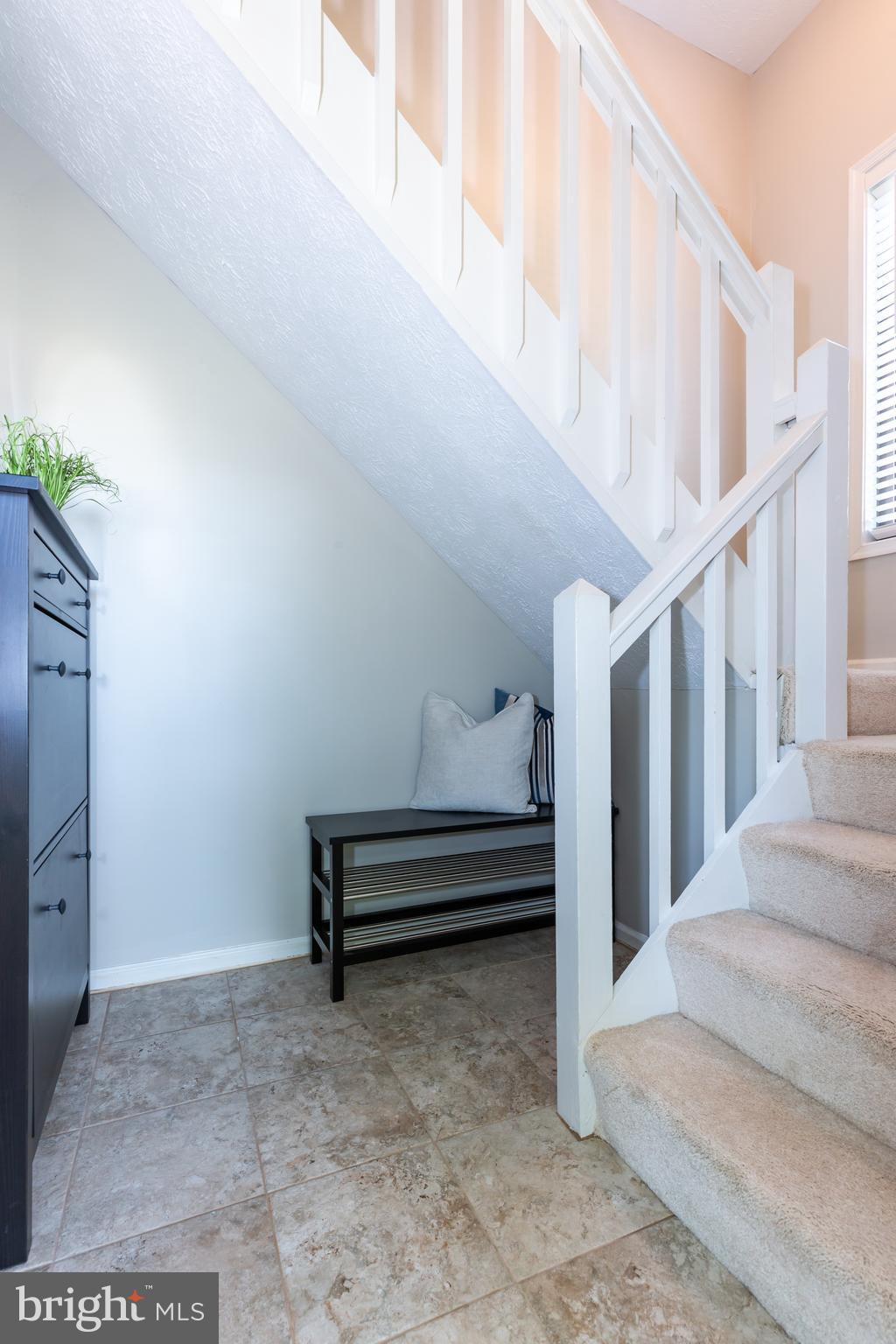 2233 Hunter's Run Drive Reston, VA 20191 - Photo 32 of 50 a view of entryway