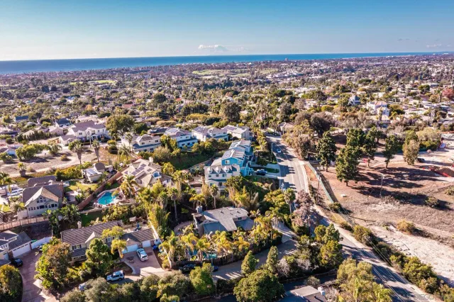 a view of an outdoor space