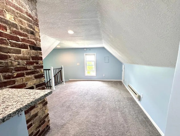 $1,250 | 3408 3rd Avenue South, Unit UPPER LEVEL, Minneapolis, MN 55408